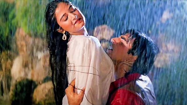 बॉलिवूड फिल्म इंडस्ट्रीमधील अभिनेत्रींना काम करताना कायमच वेगवेगळे अनुभव येत असतात. नुकताच एका अभिनेत्रीने अभिनेता अक्षय कुमारवर आरोप केले आहेत. अक्षय कुमार आणि या अभिनेत्रीने एकच सिनेमामध्ये एकत्र काम केले. नुकताच दिलेल्या एका मुलाखतीमध्ये या अभिनेत्रीने धक्कादायक खुलासा केला आहे.