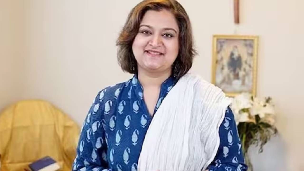 मोहिनीने हा सीन शूट करणे मान्य नव्हते तरीही तो करावा लागला."मी अर्धा दिवस काम केलं आणि त्यांनी जे मागितलं ते दिलं. नंतर, जेव्हा त्यांनी सांगितलं की तोच सीन ऊटीमध्ये चित्रित करायचा आहे, तेव्हा मी नकार दिला. जेव्हा त्यांनी सांगितलं की चित्रिकरण पुढे चालणार नाही, तेव्हा मी म्हणाले, 'ही तुमची समस्या आहे, माझी नाही. आधीही तुम्ही माझ्यावर जबरदस्ती केली होती" असे ती म्हणाली.