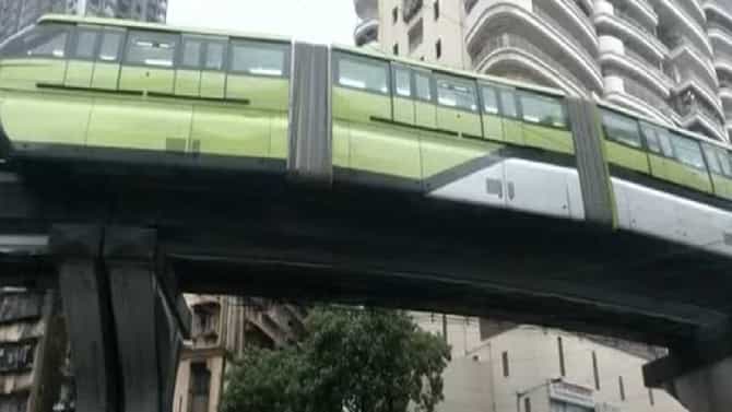 Monorail Service Disrupt : पावसाचा धुमाकूळ सुरु असताना मोनोरेल पुन्हा बिघडली, फायरब्रिगेडला बोलवावं लागलं