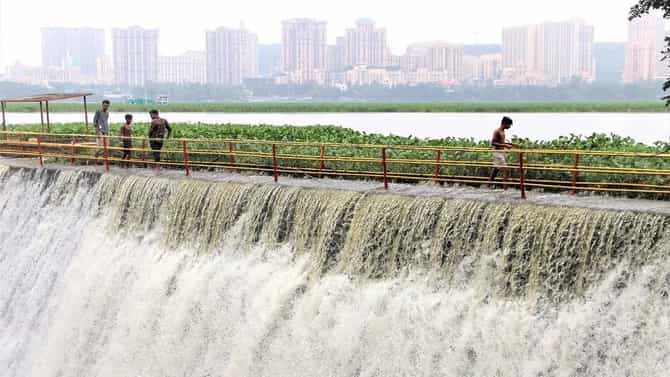 मुंबईकरांसाठी मोठी खुशखबर, धरणे तुडुंब; आता वर्षभर पाण्याचे नो टेन्शन