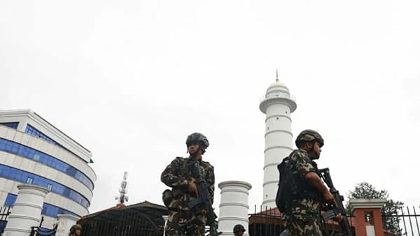 Nepal Violence : 15000 कैदी नेपाळच्या जेलमधून पळाले, भारतात हाय अलर्ट, 60 जणांना अटक