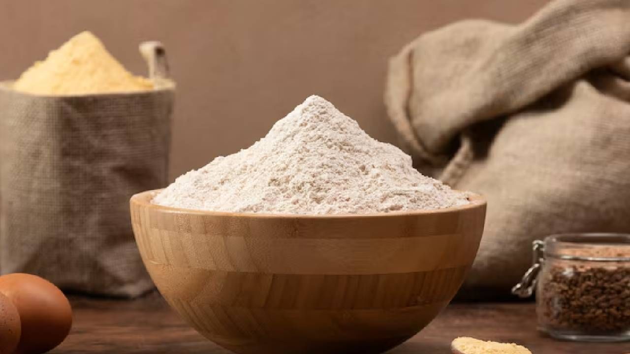 'या' 3 प्रकारे तुमच्या आहारात नाचणीचा करा समावेश, आरोग्याला मिळतील फायदेच फायदे 'या' 3 प्रकारे तुमच्या आहारात नाचणीचा करा समावेश, आरोग्याला मिळतील फायदेच फायदे