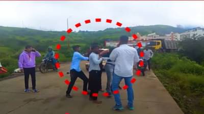 Nashik Journalist Beating : त्र्यंबकेश्वरमध्ये पत्रकार मारहाण प्रकरणी मोठी अपडेट, ज्यांनी बेदम मारलं त्यातील तिघांना…