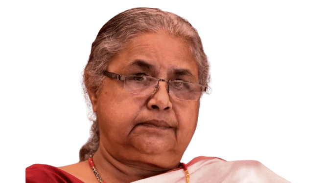 नेपाळमध्ये Gen Zनी केलेल्या आंदोलनानंतर राजकीय भूकंप आला. के. पी. शर्मा ओली यांनी पंतप्रधान पदाचा राजिनामा दिला आणि देशातून पळ काढला. त्यानंतर आता नेपाळमध्ये नव्या पंतप्रधानांच्या नावाची चर्चा सुरु आहे. त्यामध्ये सुशीला कार्की यांचे नाव सर्वात पुढे आहे. 11 जुलै 2016 मध्ये त्या पहिल्या महिल्या न्यामूर्ती होत्या. त्यांनी त्यांच्या कार्यकाळात भ्रष्टाचाराविरोधात धाडसी निर्णय घेतले होते. त्यामुळे त्या नेपाळमधील तरुणांमध्ये नायिका बनल्या होत्या. पण तुम्हाला माहिती आहे का सुशीला कार्की यांच्या पतीने एकदा विमान हायजॅक केले होते. या विमानात बॉलिवूडची सुंदर अभिनेत्री देखील होती.