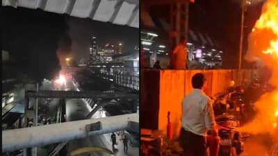 दादर रेल्वे स्थानकाच्या शेजारील पार्किंगला मोठी आग,१५ हून अधिक दुचाकी जळून खाक