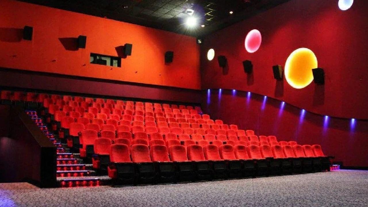 पुण्यात अजब प्रकार, हॉरर सिनेमाचा सस्पेंस पत्नीला मोठ्याने सांगत होता, जाब विचारल्याने मारहाण पुण्यात अजब प्रकार, हॉरर सिनेमाचा सस्पेंस पत्नीला मोठ्याने सांगत होता, जाब विचारल्याने मारहाण