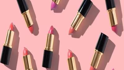 Lipstick : तुम्हीही वापरता ५०  रुपयांची लिपस्टीक ? मग हा व्हिडीओ एकदा पहाच...