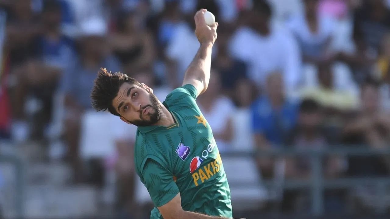 Asia Cup 2025 : पहिल्या सामन्याआधीच टीमला मोठा झटका, स्टार गोलंदाज तडकाफडकी निवृत्त, नक्की कारण काय?