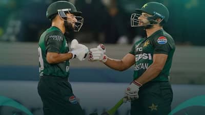 PAK vs OMAN : नवख्या संघाने पाकिस्तानला 160 धावांवर रोखलं, ओमान विजयी सुरुवात करणार?