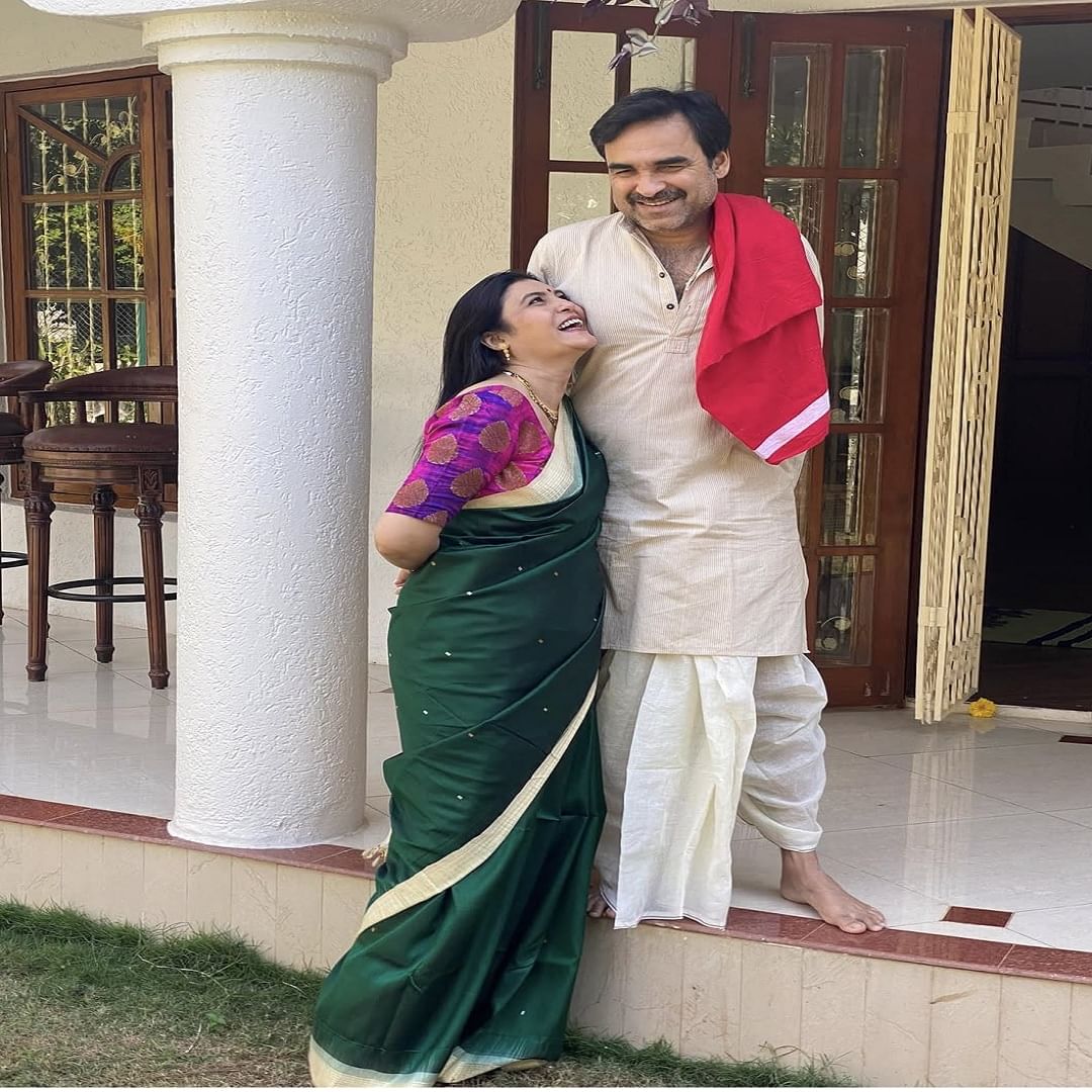 आता लग्नाच्या इतक्या वर्षानंतरही हे जोडपं आजही एकमेकांबद्दल तेवढंच प्रेम आणि आदर व्यक्त करताना दिसतं.