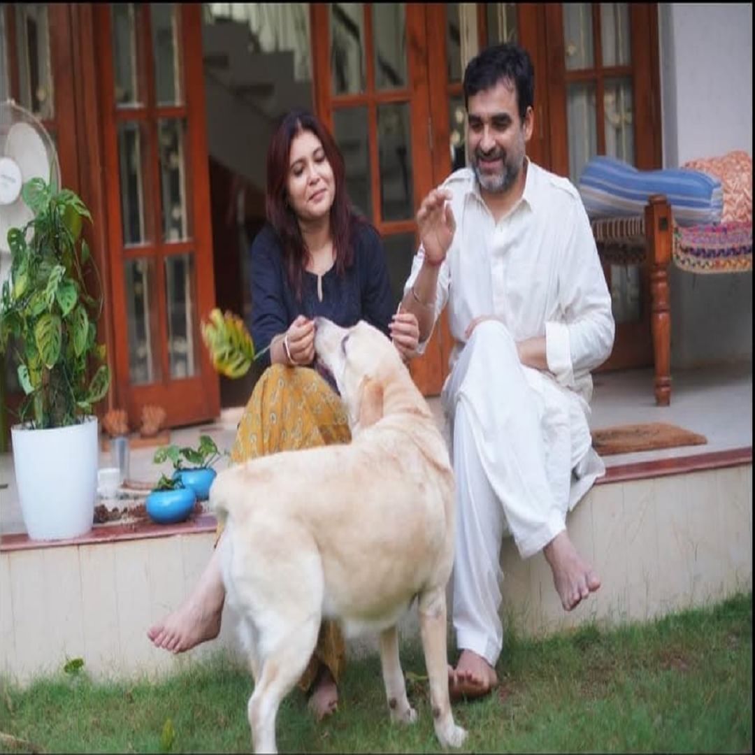 पंकज त्रिपाठी म्हणाले, "आमच्याकडे मोबाईल फोन नव्हते. त्यावेळी फक्त लँडलाईन फोन होते. मग जेव्हा मोबाईल फोन आले तेव्हा इतर अनेक गोष्टी त्यांच्यासोबत आल्या. हो, सोशल मीडिया, पेमेंट अॅप्स आणि इतर सर्व अॅप्स देखील मोबाईल फोनसोबत आले. आता तंत्रज्ञान आपल्या आयुष्याचा 24 तास एक भाग आहे. पूर्वी असे नव्हते."