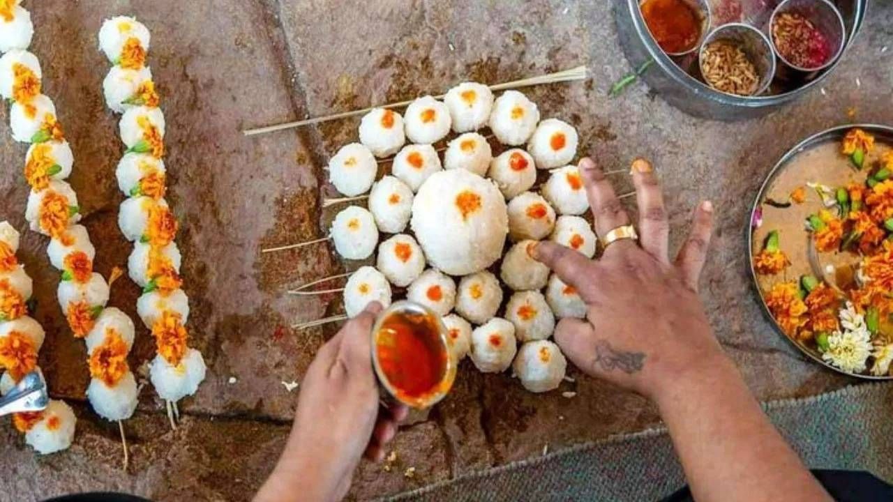 गरूड पुराणानुसार, पितृदोष हा तीन ते सात पिढ्यांपर्यंत प्रभाव टाकतो. सामन्यापणे वडील, आजोबा आणि पंजोबापर्यंत हा प्रभाव जास्त असतो. त्यामुळे त्यांच्या मृत्यूपश्चात सर्व विधी व्यवस्थित पार पडणं आवश्यक असतं, असं धार्मिक शास्त्र सांगतं.