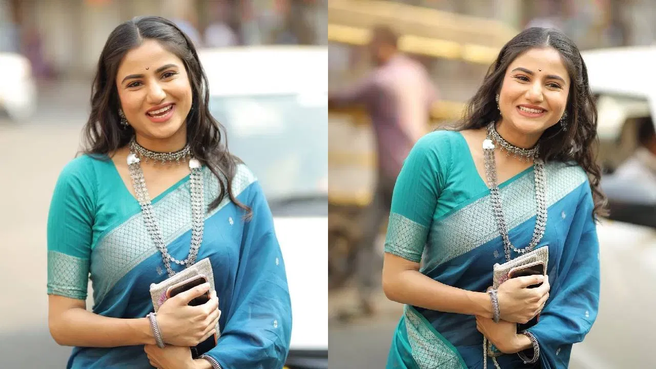 प्रश्नाचे उत्तर देताना पूजा बिरारी खूप प्रचंड लाजली. काही क्षण तर ती फक्त हसतच होती. त्यानंतर हसत लाजतच तिने दिलेल्या उत्तराने सर्वांचे लक्ष वेधले. 