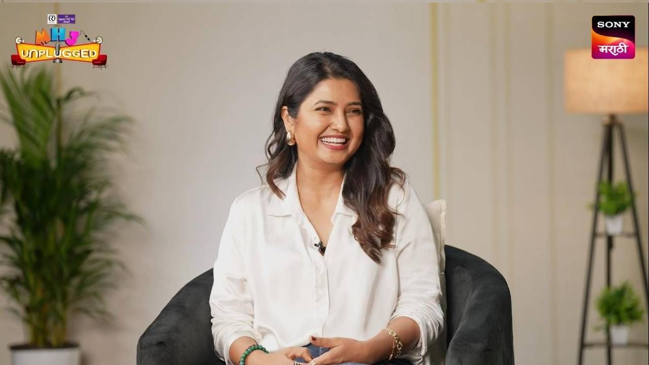 पुढे प्राजक्ता म्हणाली, मला रिअयल टेलिकास्ट पाहायला मिळाला नाही. कारण मी बाहेर होते. त्यामुळे मला रिपिट टेलिकास्ट पाहावा लागला होता. आधी अख्या दुनियेने पाहिला होता. मला शाळेत अनेकांनी कॉम्प्लिमेंट दिल्या होता. पण मला तो पाहायला मिळाला नाही.