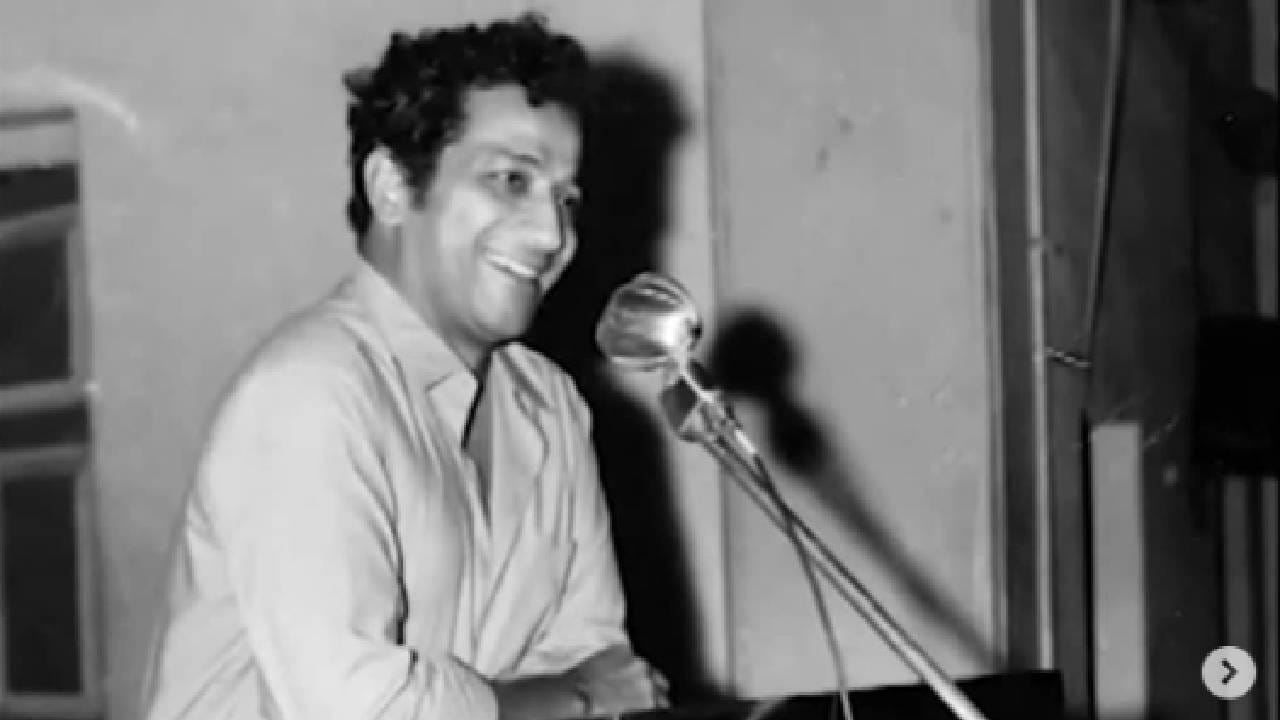 प्रियाने शंतनू मोघेसोबत लग्न केले होते. शंतूनेचे वडिल हे प्रसिद्ध दिवंगत अभिनेते श्रीकांत मोघे आणि प्रियाचे खूप जवळचे नाते होते. बापलेकीप्रमाणे त्यांचा एकमेकांवर जीव होता.