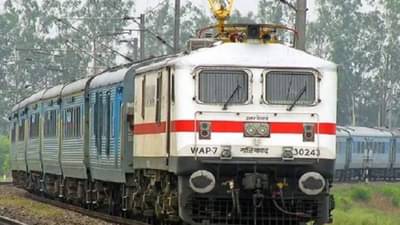 आनंदाची बातमी! प्रवाशांची होणार ट्रेनच्या गर्दीतून सुटका, दिवाळीनिमित्त मध्य रल्वेचं प्रवाशांना सर्वात मोठं गिफ्ट