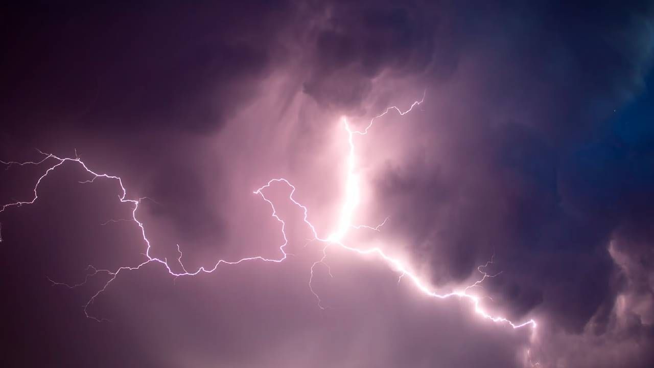 अतिमहत्वाच्या कामाशिवाय घराबाहेर पडणे टाळा, प्रशासनाचा मोठा इशारा, पुढील 24 तास धोक्याची..