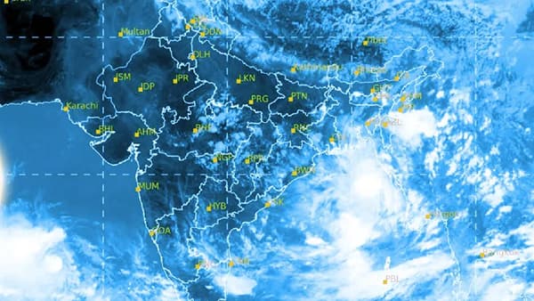 मुंबईतून महिन्याभरापूर्वी गायब झालेला पाऊस अचानक का सुरू झाला? आक्राळविक्राळ कोसळण्याचं कारण काय? सर्वात मोठी अपडेट समोर
