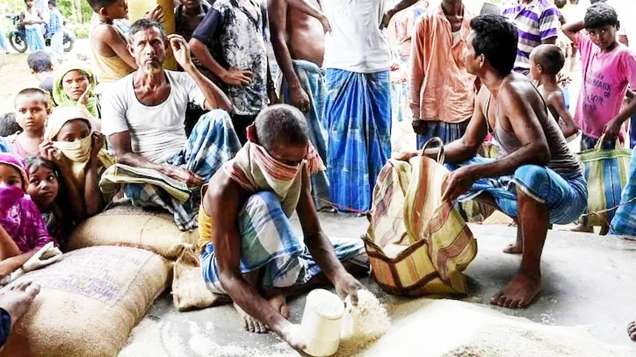 या योजनेचा लाभ घेण्यासाठी पात्र लाभार्थ्याकडे रेशन कार्ड असणे आवश्यक आहे. या योजनेत आर्थिक दुर्बल घटकांना मोफत खाद्यान्न देण्यात येते.