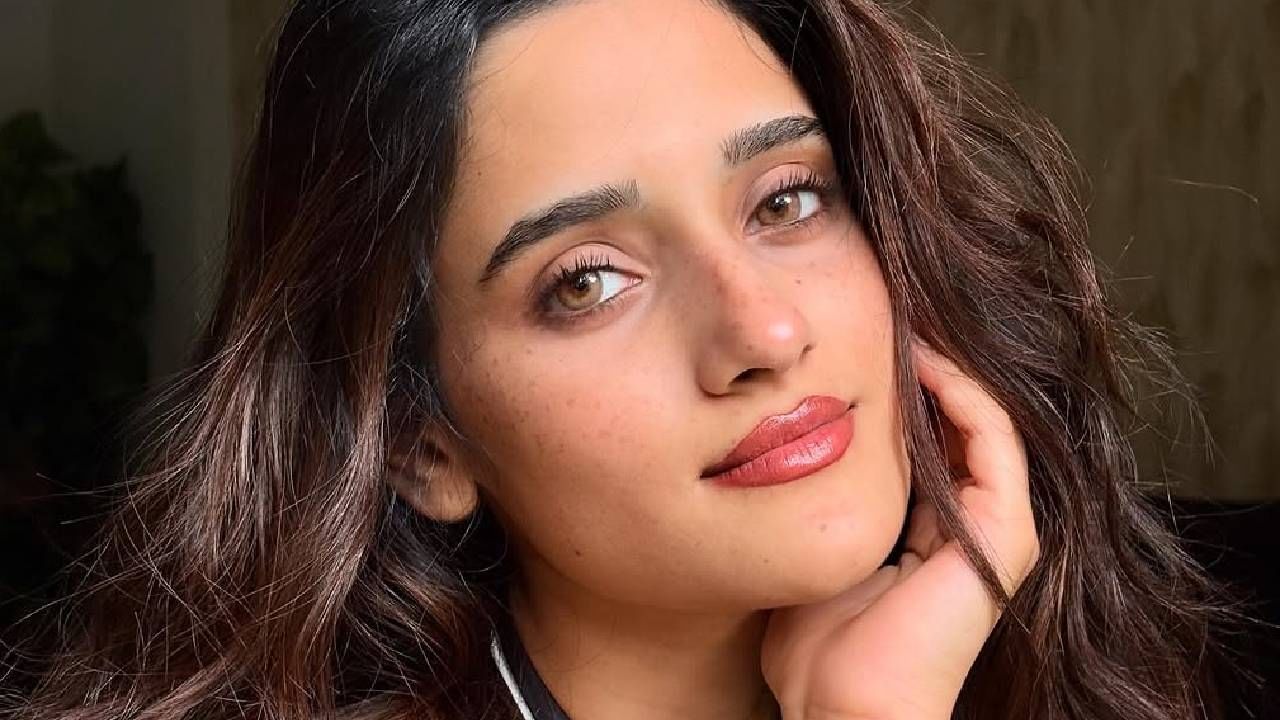 काजळमाया मालिकेतून नवोदित अभिनेत्री रुची जाईल मालिका विश्वात दमदार एण्ट्री करत आहे. या भूमिकेविषयी सांगताना रुची म्हणाली, "माझी पहिलीवहिली मालिका आहे, त्यामुळे मी अतिशय उत्सुक आहे. मला लहानपणापासूनच अभिनयाची आवड होती. अभिनेत्री व्हायचं मी पाहिलेलं स्वप्न या मालिकेच्या निमित्ताने पूर्ण होत आहे."