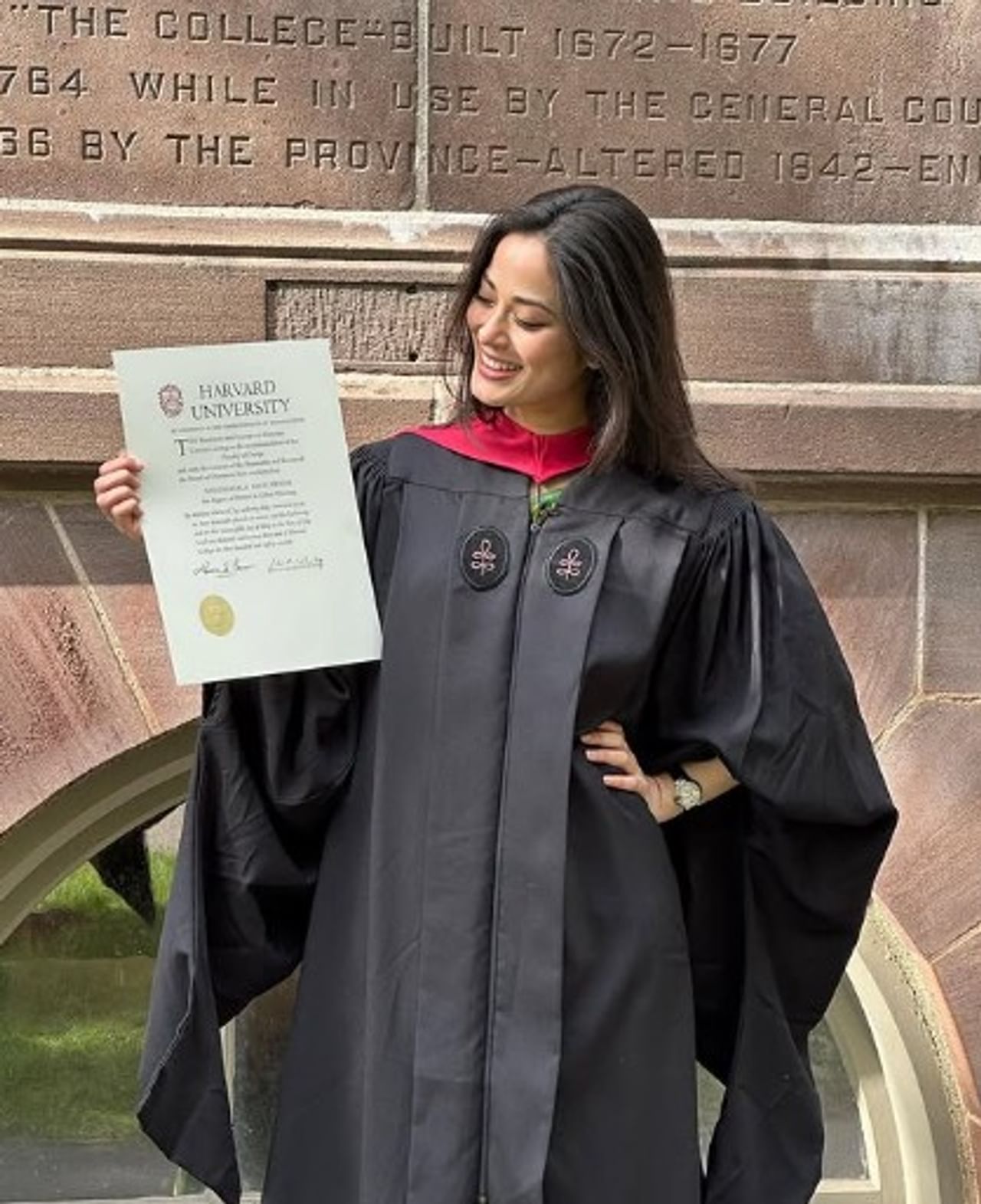 नेपाळच्या तरुणांनी एकत्र येत तेथील सरकार उलथवून लावलं आहे. आता तिथे लवकरच नव्या सरकारची स्थापना होणार आहे. तेथील तरुणांनी संसद, पंतप्रधान, राष्ट्रपती, मंत्र्‍यांची निवासस्थाने पेटवून दिली आहेत. 