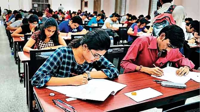 CBSE ने जारी केल्या १० वी - १२ वीच्या अंदाजित तारखा, १७ फेब्रुवारीपासून सुरु होऊ शकतात परीक्षा