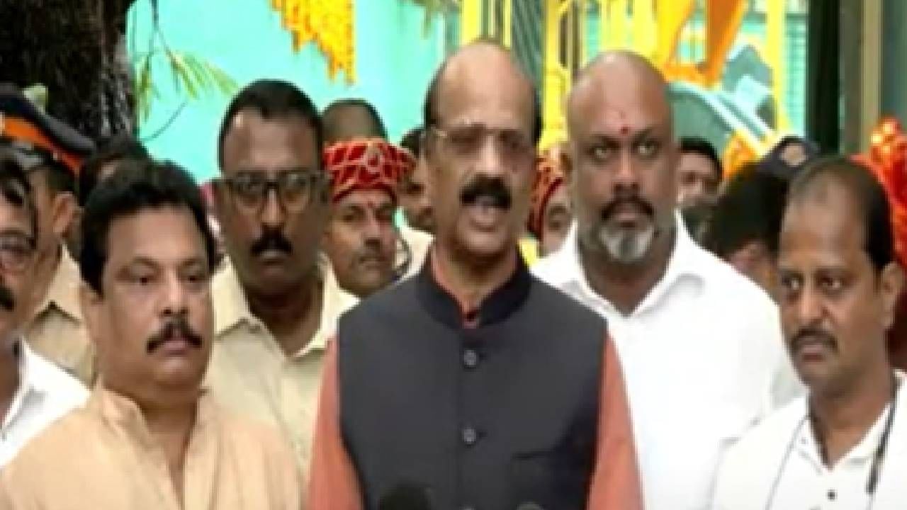 Sada Sarvankar : आमदाराला 2 कोटी आणि आमदार नसतानाही मला 20 कोटी...राजकारणात खळबळ उडवून देणाऱ्या विधानावर अखेर सदा सरवणकरांच स्पष्टीकरण Sada Sarvankar : आमदाराला 2 कोटी आणि आमदार नसतानाही मला 20 कोटी...राजकारणात खळबळ उडवून देणाऱ्या विधानावर अखेर सदा सरवणकरांच स्पष्टीकरण