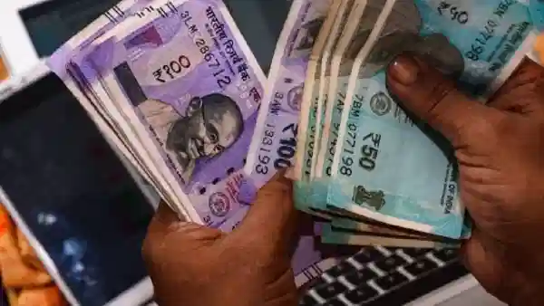 पगार येताच पैसे संपतात का? ‘या’ दोन खात्याच्या पद्धतीचा अवलंब करा