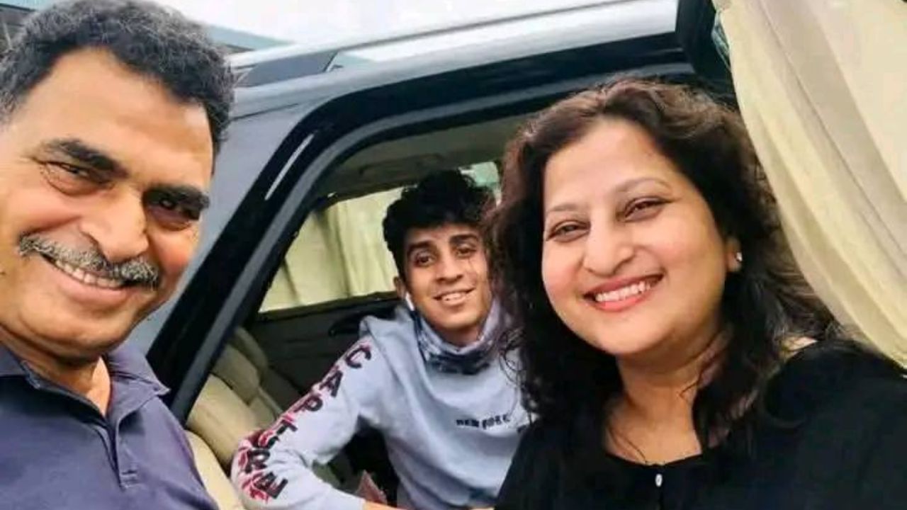 सयाजी शिंदे गेल्या काही वर्षांपासून वृक्षारोपणाची चळवळ राबवत आहेत. संपूर्ण महाराष्ट्राला हिरवं बनवण्याचा संकल्पही त्यांनी हाती घेतला. सातारा जिल्ह्यातील अनेक दुष्काळी गावांमध्ये वृक्षारोपणाची कामे हाती घेतली आहेत.