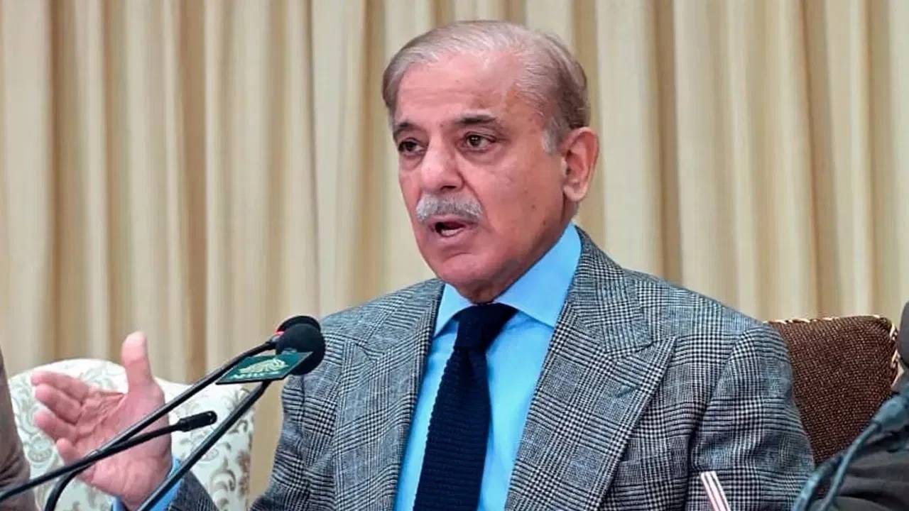 Shahbaz Sharif : आता भारताने काय केलं ? शाहबाज शरीफ यांचा अमेरिकेला फोन, पुन्हा तेच रडगाणं.. Shahbaz Sharif : आता भारताने काय केलं ? शाहबाज शरीफ यांचा अमेरिकेला फोन, पुन्हा तेच रडगाणं..
