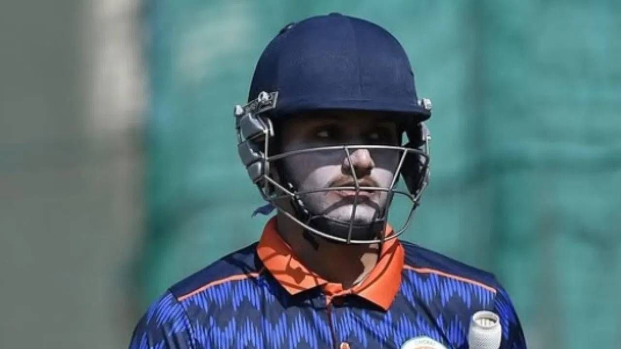 सरफराज खान दुखापतग्रस्त झाल्याने दुलीप ट्रॉफीत त्याची जागा अनुभवी फलंदाज शिवालिक शर्मा घेऊ शकतो. त्याने 18 फर्स्ट क्लास सामन्यात 43.48 च्या सरासरीने 1087 धावा केल्या आहेत. देशांतर्गत सामन्यात 44 च्या सरासरीने 484 धावा केल्या आहेत. (फोटो क्रेडिट-Screenshot/Instagram)