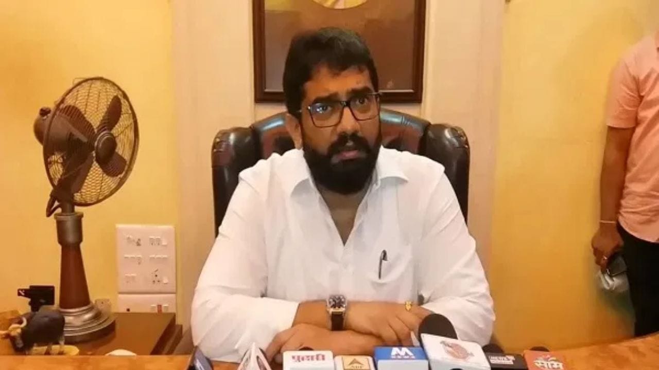 मी मराठा उपसमितीमध्ये होतो, पण फडणवीस यांनी कधीच..., शिवेंद्रराजे भोसले यांचं मोठं वक्तव्य मी मराठा उपसमितीमध्ये होतो, पण फडणवीस यांनी कधीच..., शिवेंद्रराजे भोसले यांचं मोठं वक्तव्य