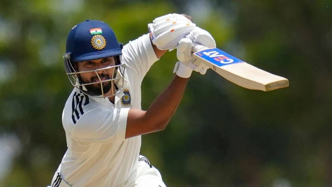 Duleep Trophy: श्रेयस अय्यरचा खेळ फक्त 14 चेंडूत संपला, कर्णधारपदाची धुरा आणि निवडीआधीच फेल