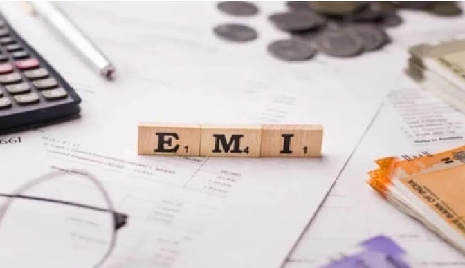 तुम्ही एखाद्या कर्जाची वेळेवर परतफेड केली असेल तर तुम्हाला लेगच टॉप अप लोन मिळते. मात्र ईएमआय भरण्यात कुचराई केल्यास तुम्हाला बँका, वित्तीय संस्था टॉप अप लोन देणे टाळतात. अनेकदा नवे कर्ज घ्यायचे असेल तर तुम्हाला पुन्हा नव्याने कागदपत्रे द्यावे लागतात. पुन्हा सर्व प्रक्रिया पार पाडावी लागते.