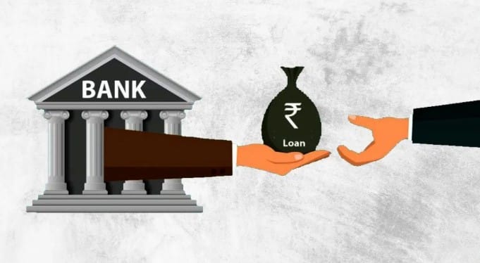 मात्र टॉप अप लोन घेताना अनेक गोष्टींची काळजी घेणे गरजेचे आहे. हे कर्ज घेताना प्रोसेसिंग फी किती घेतली जात आहे? व्याजदर किती लावला जातोय? कर्जाच्या परतफेडीचा कालावधी किती वर्षांनी वाढणार आहे? तसेच आर्थिकदृष्ट्या हे परवडणारे आहे की नाही? या सर्व बाबींचा विचार करणे गरजेचे आहे.