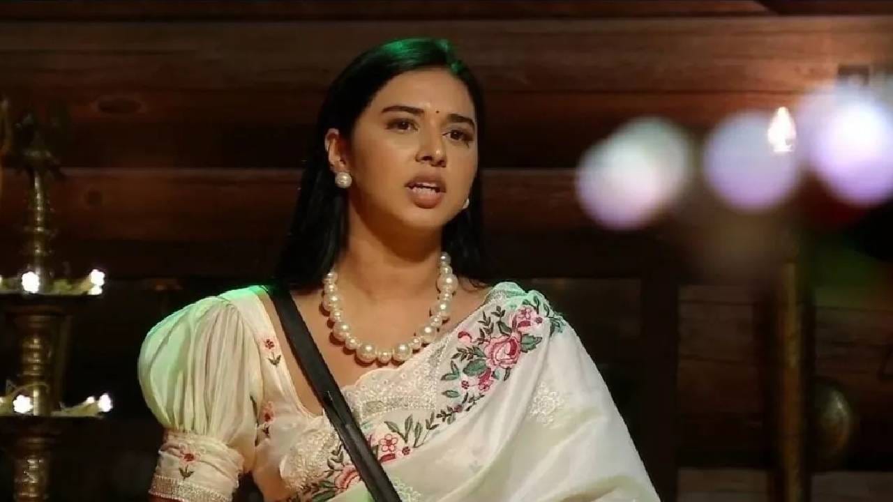 Bigg Boss 19 : आम्हाला त्यापासून दूर ठेवा; तान्या मित्तलच्या आईवडिलांची हात जोडून विनंती, म्हणाले 'वाटलं नव्हतं की असं होईल' Bigg Boss 19 : आम्हाला त्यापासून दूर ठेवा; तान्या मित्तलच्या आईवडिलांची हात जोडून विनंती, म्हणाले 'वाटलं नव्हतं की असं होईल'