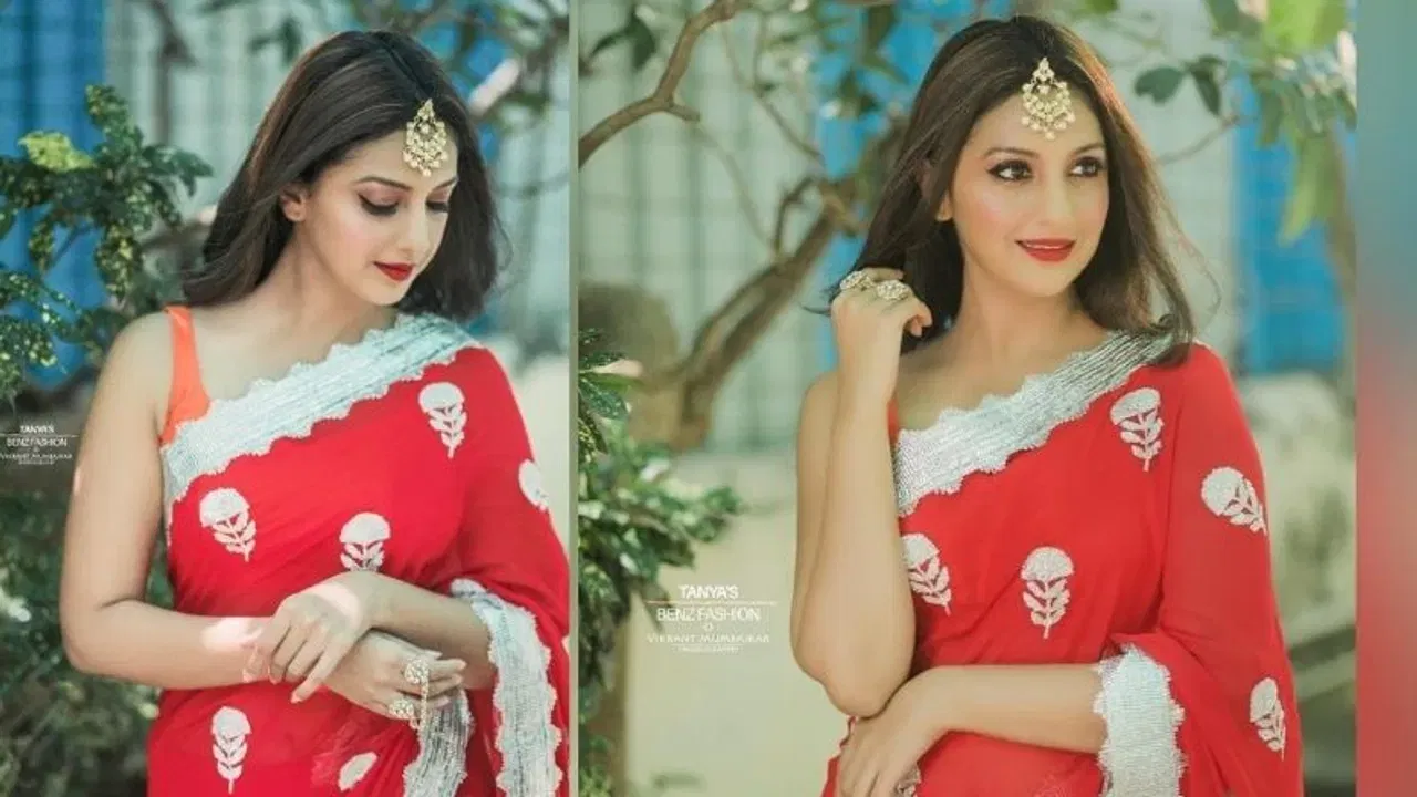 आता तेजश्री वीण दोघांतली ही तुटेना या मालिकेत दिसत आहे. या मालिकेत तिच्यासोबत अभिनेता सुबोध भावे महत्त्वाच्या भूमिकेत दिसत आहे.