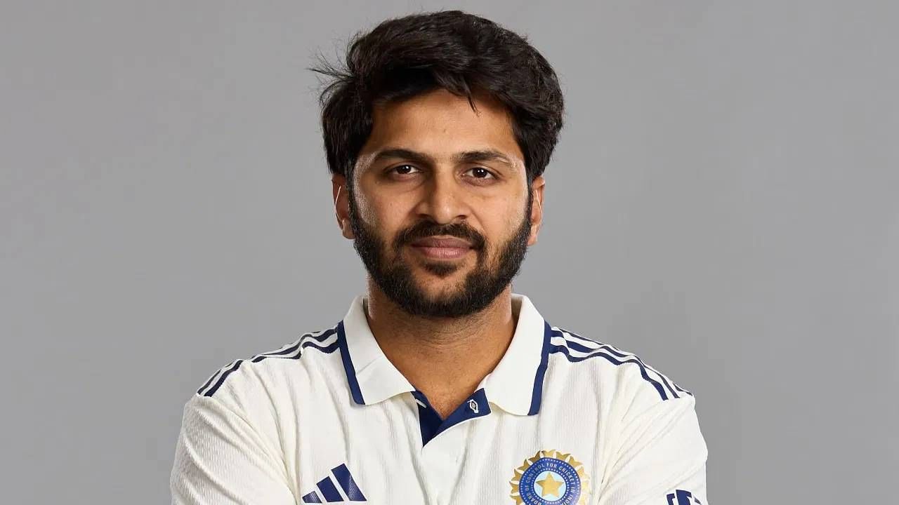 अष्टपैलू शार्दुल ठाकुर यालाही संघातून डावलण्यात आलं आहे. त्याच्याकडून इंग्लंड दौऱ्यात फार अपेक्षा होत्या. मात्र अपेक्षेप्रमाणे कामगिरी करू शकला नाही. त्यामुळे त्याच्या विचार केला गेला नाही.