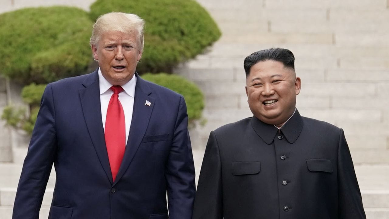 डोनाल्ड ट्रम्प उत्तर कोरियात घुसून करणार होते किंम जोंग उनचा गेम, पण झालं असं की...