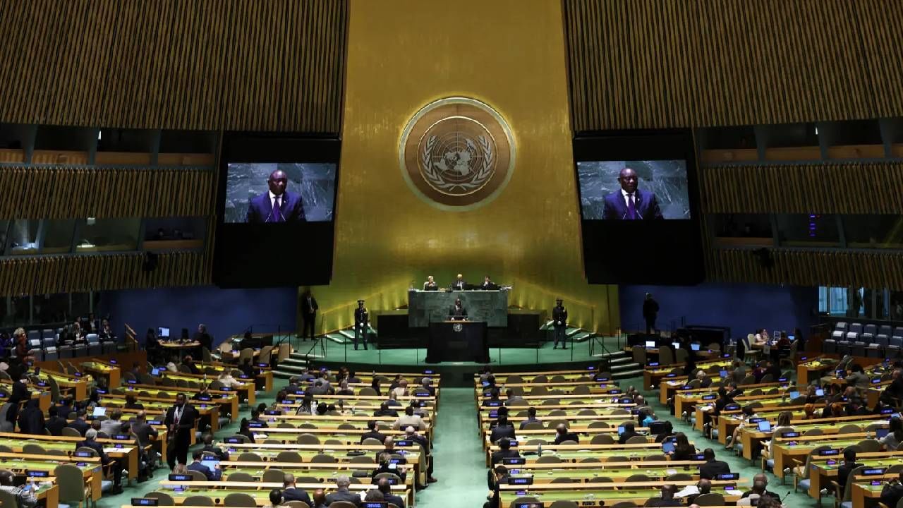 जग हादरलं! रशिया-चीनच्या प्रस्तावाला मोठा धक्का, अमेरिकेचा डाव, इराणवरील निर्बंध.. जग हादरलं! रशिया-चीनच्या प्रस्तावाला मोठा धक्का, अमेरिकेचा डाव, इराणवरील निर्बंध..