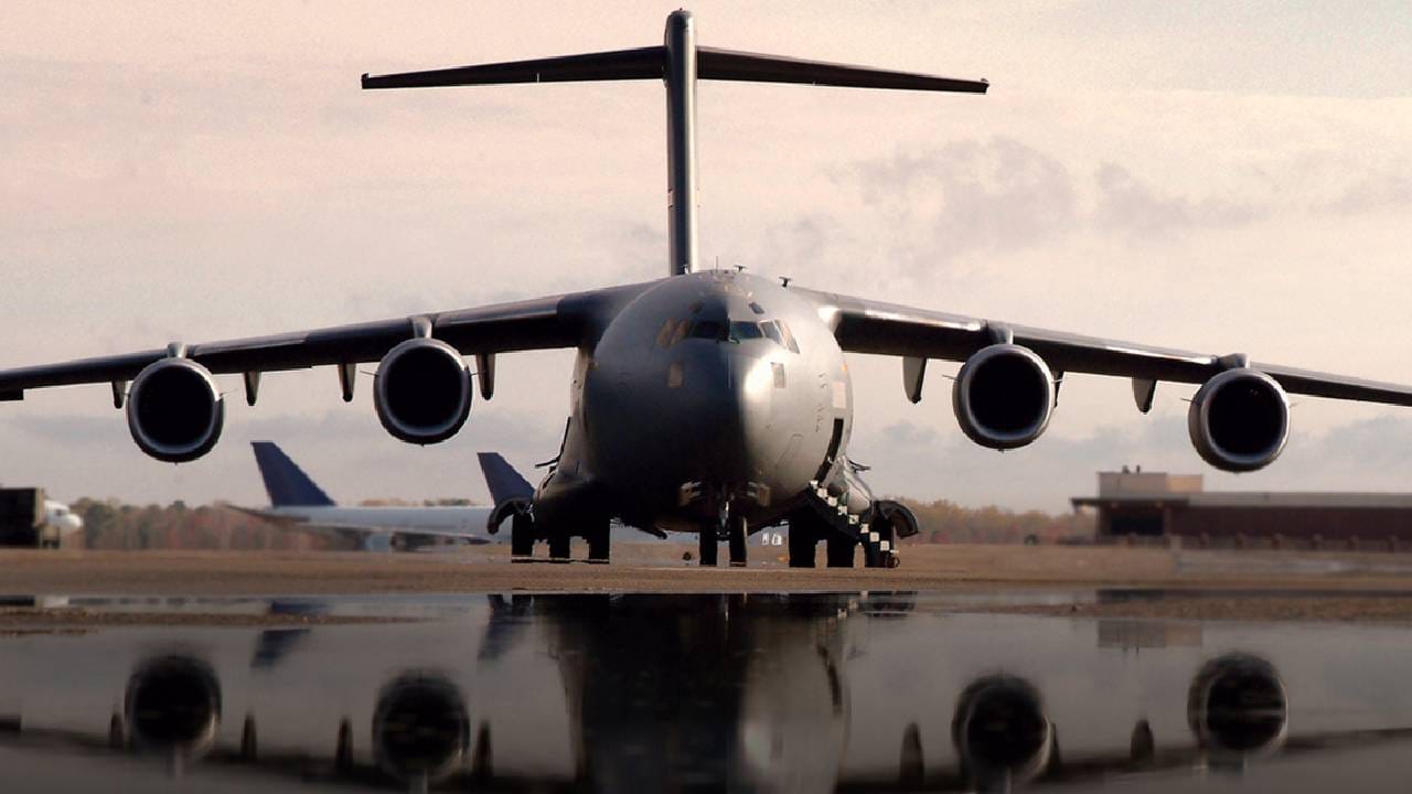 भारतीय लष्कराला संशय येताच डोनाल्ड ट्रम्प यांचे हातवर, अमेरिकेच्या लष्कराचे विमान थेट पाकिस्तानात, धक्कादायक माहिती पुढे..