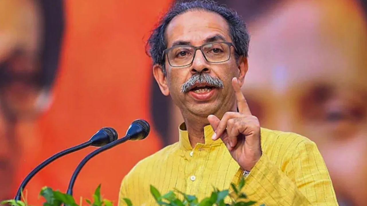 Uddhav Thackeray : मनसेसोबतच्या युतीचा निर्णय लवकरच; शाखा प्रमुखांच्या बैठकीमध्ये उद्धव ठाकरेंनी नेमकं काय सांगितलं?
