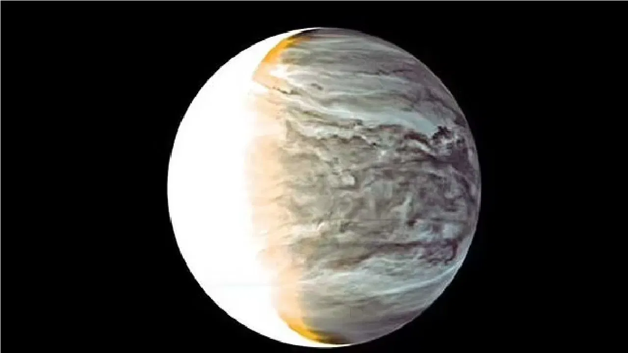 शुक्र या ग्रहावरील एक दिवस हा पृथ्वीवरील 243 दिवसांएवढा असतो. कारण शुक्र ग्रह त्याच्या अक्षावर खूप हळू फिरतो. असं असलं तरी शुक्र ग्रहाला सूर्याभोवती एक फेरी पूर्ण करण्यासाठी पृथ्वीवरील फक्त 225 दिवस लागतात.