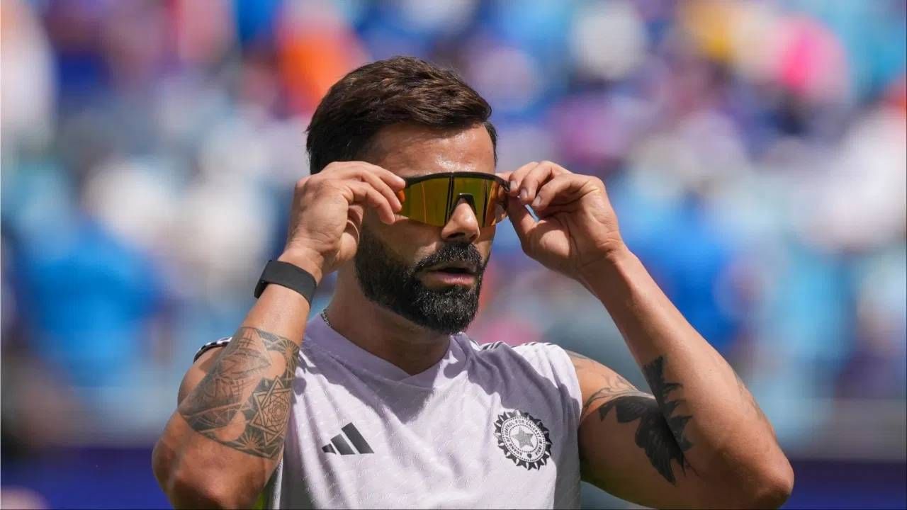 विराट कोहलीचं डोकं पहिल्यासारखे राहिलं नाही, मी भेटलो तेव्हा...! दिनेश कार्तिकच्या वक्तव्याने चर्चांना उधाण विराट कोहलीचं डोकं पहिल्यासारखे राहिलं नाही, मी भेटलो तेव्हा...! दिनेश कार्तिकच्या वक्तव्याने चर्चांना उधाण