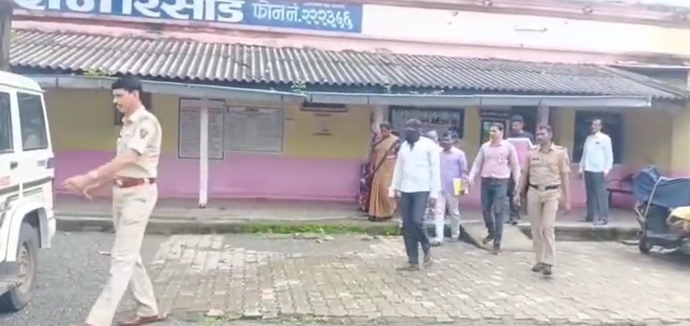 त्यामुळे पीडित कुटुंब आर्थिक व सामाजिकदृष्ट्या उद्ध्वस्त होत असे. महाराष्ट्र आणि मध्यप्रदेशातील अनेक कुटुंबांना या टोळीने अशाच पद्धतीने फसवल्याचे समोर आले आहे.रिसोड पोलिसांनी गोपनीय माहितीच्या आधारे सापळा रचत कारवाई केली. 