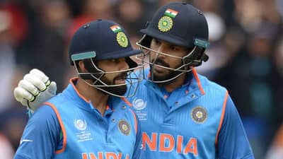 पाठीत खंजीर खुपसणारे...! युवराज-कोहलीच्या मैत्रीवर योगराज सिंह यांचं खळबळजनक वक्तव्य