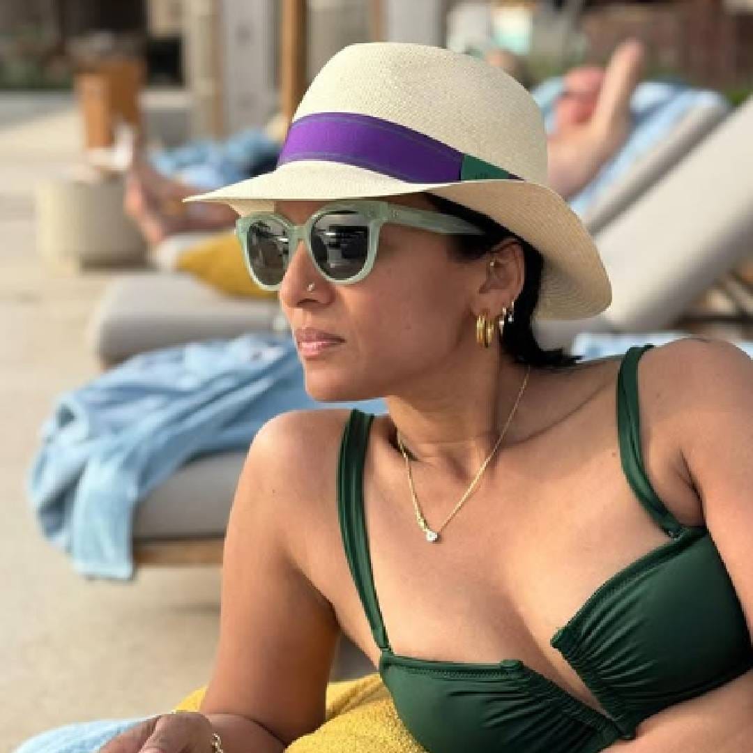 अनुष्का शंकरने बरच काही लिहिलय. हे तिचं शरीर आहे आणि काय घालायचं हे तिची मर्जी आहे. अन्य कोणाला यावर कमेंट करण्याचा अधिकार नाही. 