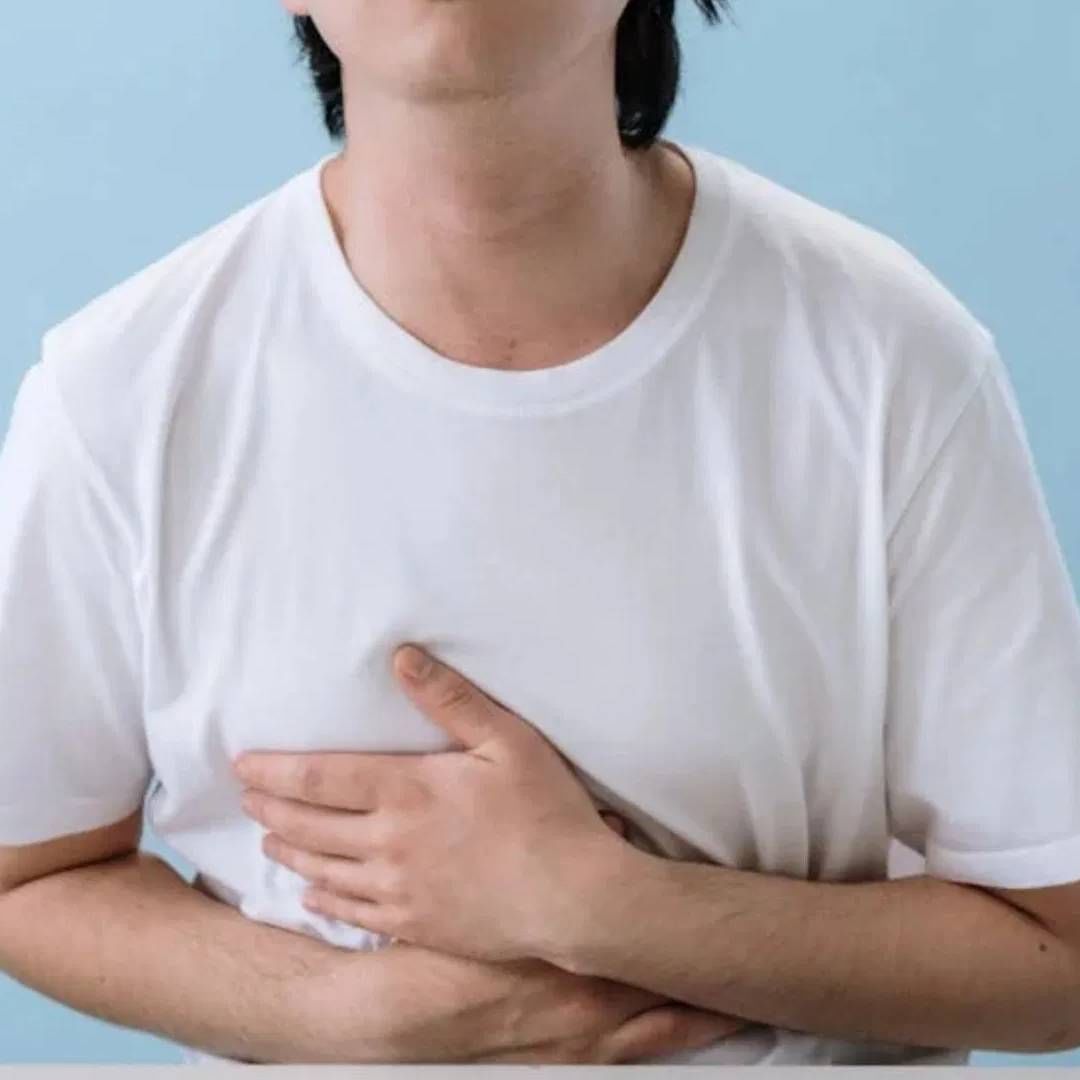 आयुर्वेद एक्सपर्ट किरण गुप्ता यांनी सांगितलं की, भुईमुगाच्या शेंगा मर्यादीत प्रमाणात खाल्ल्या तर प्रोटीनचा चांगला सोर्स ठरतात.   जर, एकादिवसात भुईमुगाच्या जास्त शेंगा खाल्ल्या तर  पचनाशी संबंधित समस्या येऊ शकतात. एसिडिटी, गॅस आणि पोट फुगणे सारख्या समस्या. 