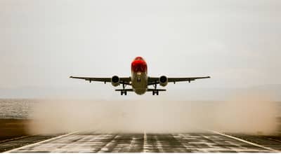 भर आकाशात विमानाचे छप्पर उडाले, तरीही वाचले ९४ प्रवासी, चमत्कारीक घटनेची अजब कहाणी