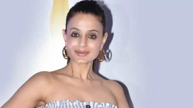 पँट घालतात म्हणून महिला कधी..., अमिषा पटेल हिचं मोठं वक्तव्य सर्वत्र चर्चेत